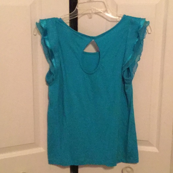 Teal New Directions top with capped sleeves. - Picture 2 of 2